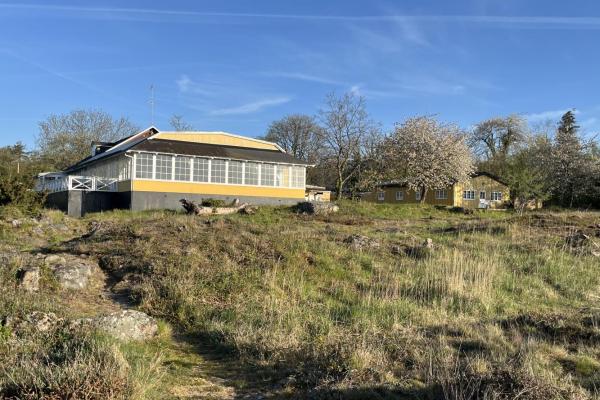 Halleklippen set fra vandet